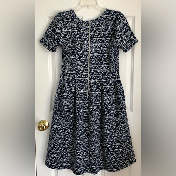 LULA ROE AMELIA DRESS SHORT SLEEVES RETRO WITH GEOMETRIC PRINT SIZE MEDIUM - Picture 4 of 10